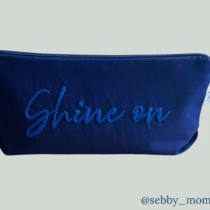 Hímzett karácsonyi neszesszer